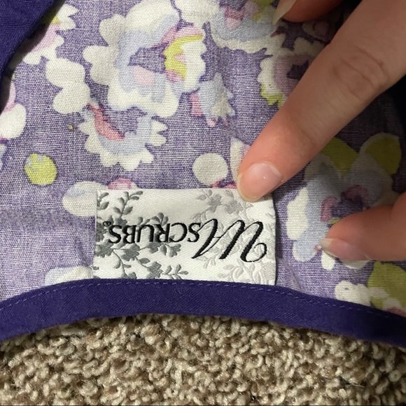 SCRUBS SET - 2 Pair - Picture 6 of 8